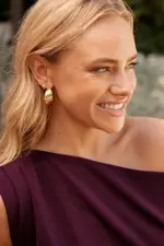 Women's Party Hana Twisted Ridge Hoop Earrings in Gold one size