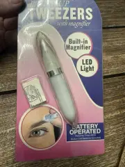 Light-Up Tweezers With Magnifier