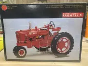 1/16 Ertl Precision Series Farmall M Farm Tractor