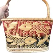 Hand-woven rattan basket, exquisite fish pattern OTOP products to the temple