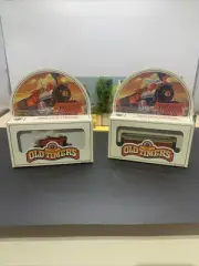 2 X Bachmann N gauge Old Timers Central Pacific Box Cars.