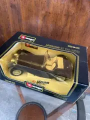 Jaguar SS 100 1937 1:18 manufactured by Bburago.