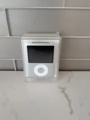 NEW Vintage APPLE iPod NANO 3rd Generation 4GB Silver MA978LL/A A1236