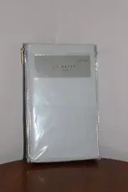 TED BAKER LONDON PILLOWCASES SET OF 2 100% COTTON SILVER GRAY STANDARD SIZE