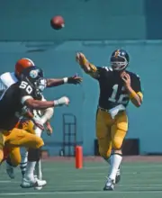 Quarterback Terry Bradshaw Of The Pittsburgh Steelers Nfl 1976 OLD PHOTO 7