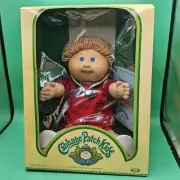 1983 Cabbage Patch Kid Doll NEW IN BOX OLD STOCK With Certificate VINTAGE TOY VG