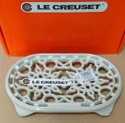 Le Creuset Oval trivet, trivet stand Meringue