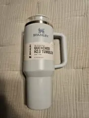 New With Tags Stanley Quencher H2.0 Tumbler 40 oz Silver Foil Target NWT