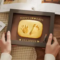 在飛比找蝦皮購物優惠-Baby's one year old hand and f