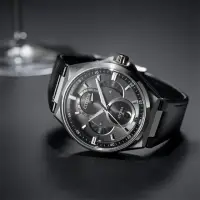 在飛比找momo購物網優惠-【CITIZEN 星辰】鈦金屬 光動能月相手錶/42mm 送
