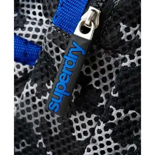 跩狗嚴選 極度乾燥 Superdry Backpack Bag 後背包 筆電包 背包 運動 輕量 網眼 黑藍 黑迷彩 輕便