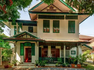 恰圖恰的4臥室獨棟住宅 - 1200平方公尺/2間專用衛浴Entire 4BDR traditional Thai teak house