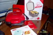 +DASH Egg Bite Maker Portable Breakfast 420 Watts / 4 Silicone Maker~~ Red NIB