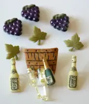 Wine Lover Buttons / White Wine ~ Glasses & Bottles ~ Grapes & Leaves / Shank