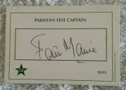 SALEEM MALIK CRICKET SIGNED IN PERSON TEST CARD "BUY GENUINE"