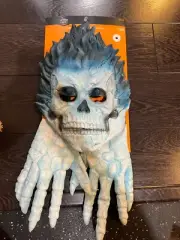 New Target Light up eyes Scary sounds Screams Skull and Gloves Latex mask