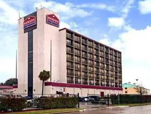 休斯頓西南羅馬納酒店
