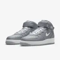 在飛比找momo購物網優惠-【NIKE 耐吉】AIR FORCE 1 MID QS 灰色