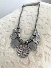 Unbranded Silver Gray Hammered Texture Basketweave Circle Jewelry