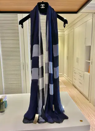 BURBERRY 絕美經典格紋100% silk 大披肩 圍巾