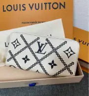 Louis Vuitton Zippy Wallet M81141 stitch Zip-Around cream