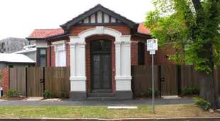 Espresso Apartments Deluxe Carlton residence in bustling Lygon precinct