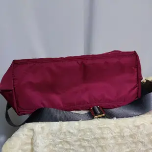 美國品牌SUMDEX 時尚休旅袋 (She Rules-Soft 極致無限系列 NOA-726AM) 磚紅色亮麗典雅