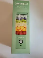 Blendjet Portable Blender 16 oz. Comes with Charging Port. Seaglass Green