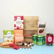 Whiskey Gift Hamper by Edible Blooms