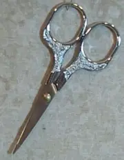 Embroidery Scissors Sewing Thread Snips Cutter Trimmer Fabric Shears 5 by 2 1/2"