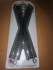 Bachmann Trains 44540 Snap-Fit E-Z Track 30 Degree Crossing (1/Card) -Nickel Sil