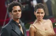 Halle Berry husband Eric Benet at 75th Academy Awards Kodak Theat- 2003 Photo