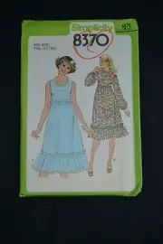 Simplicity 8370 sewing pattern, jr/teen size 9/10 dress