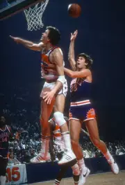 Alvan Adams Phoenix Suns shoots over Mitch Kupchak Washington Bull- Old Photo