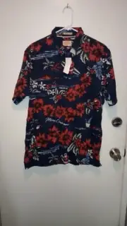 New Quicksilver Waterman Collection Men's Christmas Theme Hawaiian Shirt (Large)