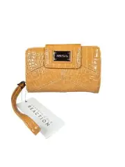 Kenneth Cole Reaction Women's Ladie's PDA TAB Wristlet Wallet Vachetta Beige NWT
