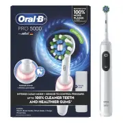 Oral-B Pro 5000 Electric Toothbrush - Black