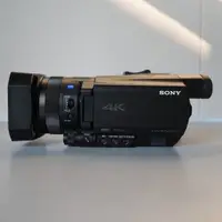 在飛比找蝦皮購物優惠-SONY FDR AX700 攝影機 3 顆電池 1/8 黑