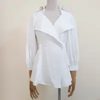 在飛比找蝦皮購物優惠-OB嚴選 全新 白色休閒西裝外套 短版 風衣外套 ♥ 正品 
