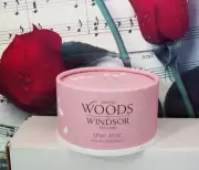 Woods Of Windsor True Rose Dusting Powder 3.5 Oz.