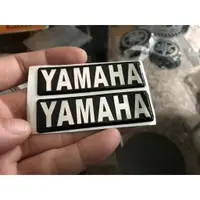 在飛比找蝦皮購物優惠-萊特 機車精品 YAMAHA 電鍍銀滴膠貼紙 適合 愛將 油