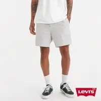 在飛比找Yahoo奇摩購物中心優惠-Levi s 男款 條紋風格卡其休閒短褲
