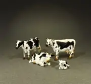 BRITAINS VILLAGE GREEN 35020 BLACK RANDALL LINEBACK COWS