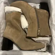See by Chloe Taupe Suede Ankle Boots Bootie Size 39 / US 9. Abby Bowy, Howl