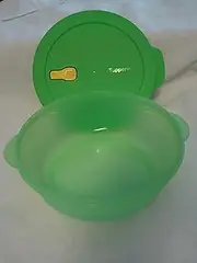 [Tupperware] Crystalwave 3 Qt Bowl Green
