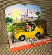 New 2000 Disneyland Autopia Cars Pull Back Yellow Car With Removable Figures