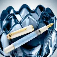 在飛比找PChome24h購物優惠-Pelikan 百利金 M200 鋼筆 淡藍 F/EF