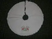 REINDEERS TRIMMING TREE Embroidered Tree Skirt,24",Christmas,Country,Prim,Winter