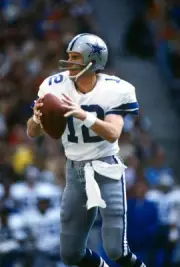 Quarterback Roger Staubach of Dallas Cowboys drops back to pass at- Old Photo 1