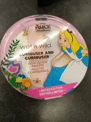 Limited Edition Alice In Wonderland Highlighter Palette
